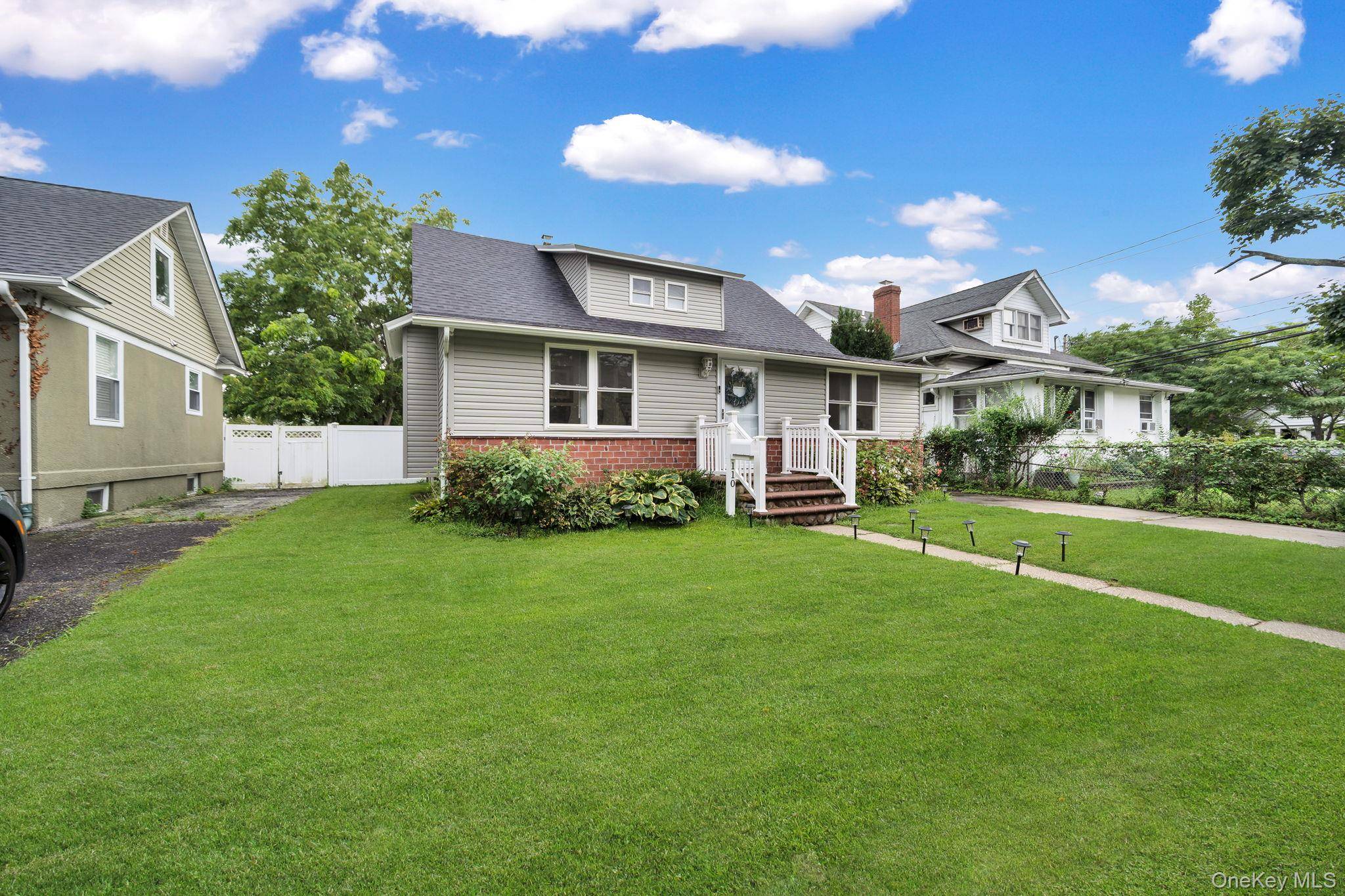 110 N Park AVE, Bay Shore, NY 11706