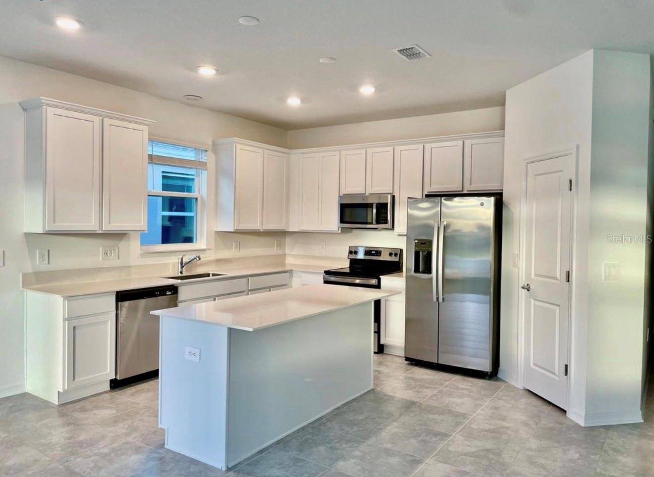 4033 AMBROSE AVE, Kissimmee, FL 34746