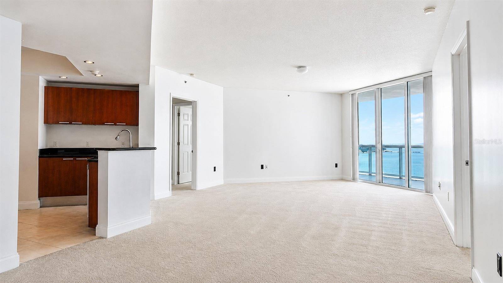 241 RIVERSIDE DR #2006, Holly Hill, FL 32117