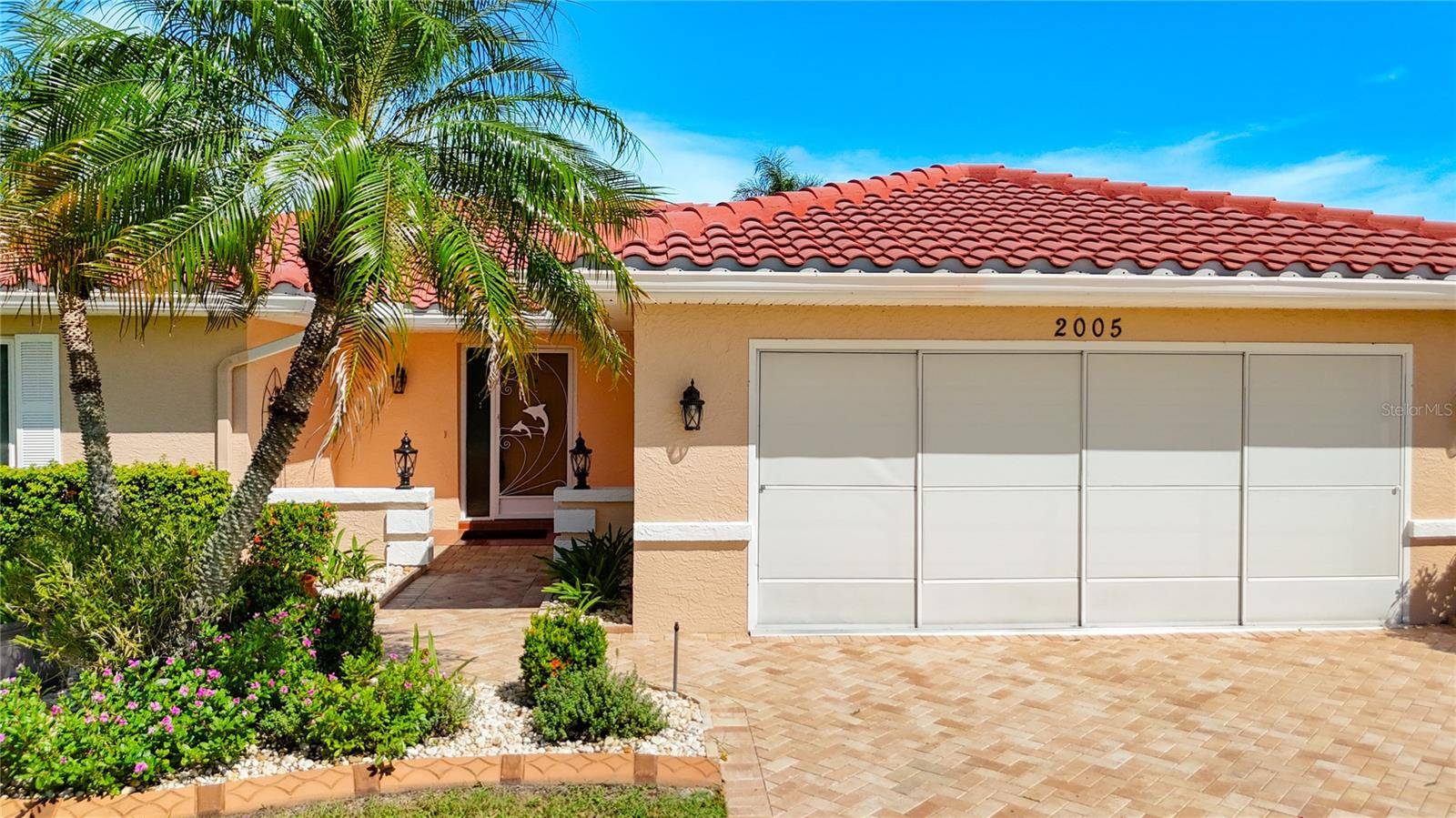 2005 NEW BEDFORD DR, Sun City Center, FL 33573