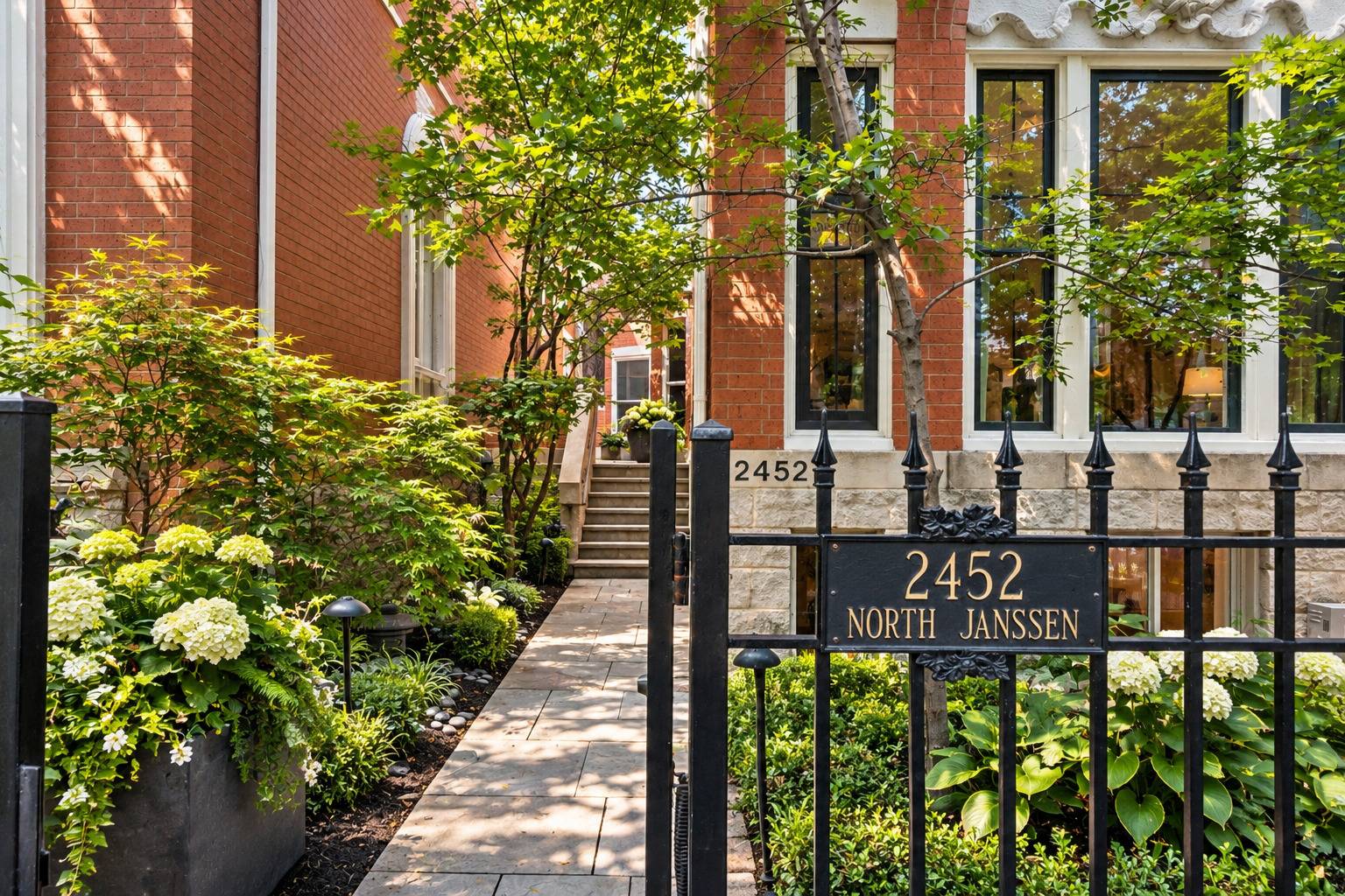2452 N Janssen AVE, Chicago, IL 60614