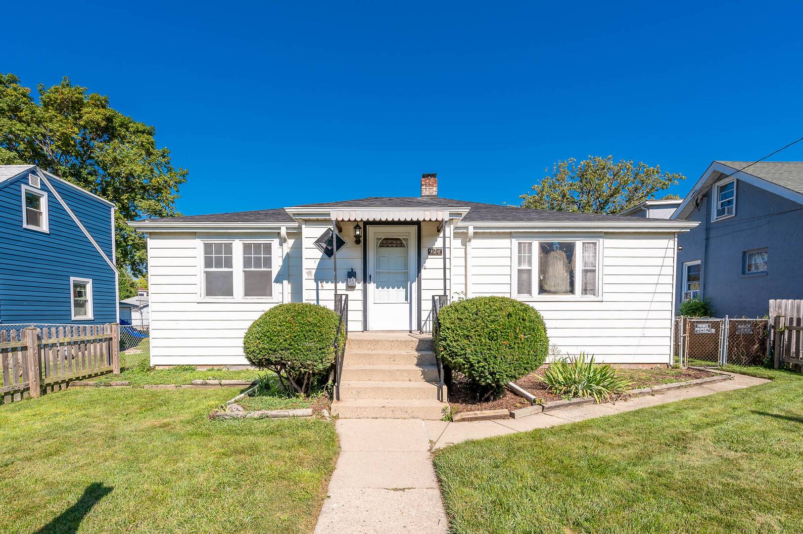 924 Broadway AVE, North Chicago, IL 60064