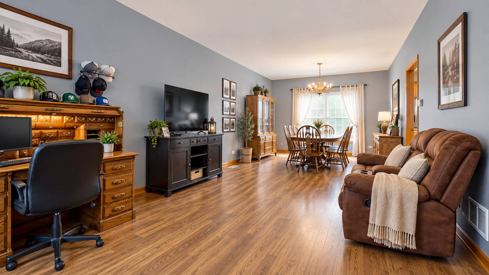 545 S Huntley ST, Maple Park, IL 60151