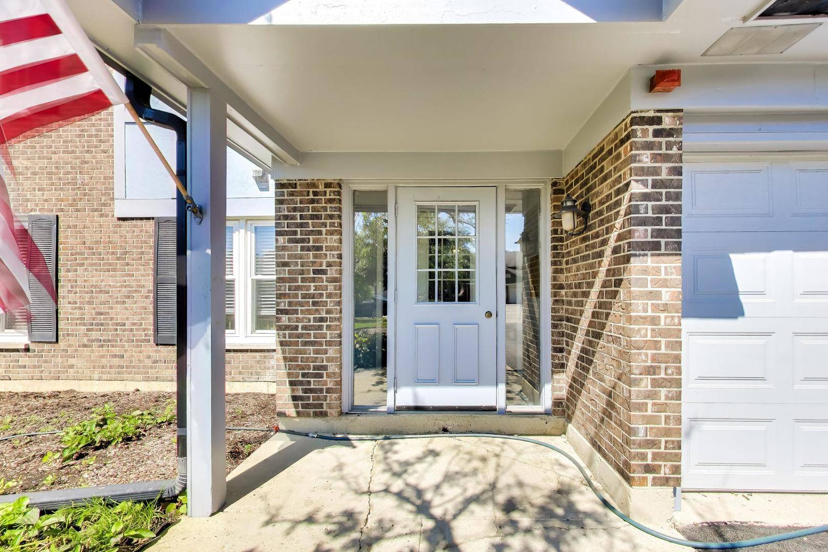 172 Grove AVE #C, Des Plaines, IL 60016