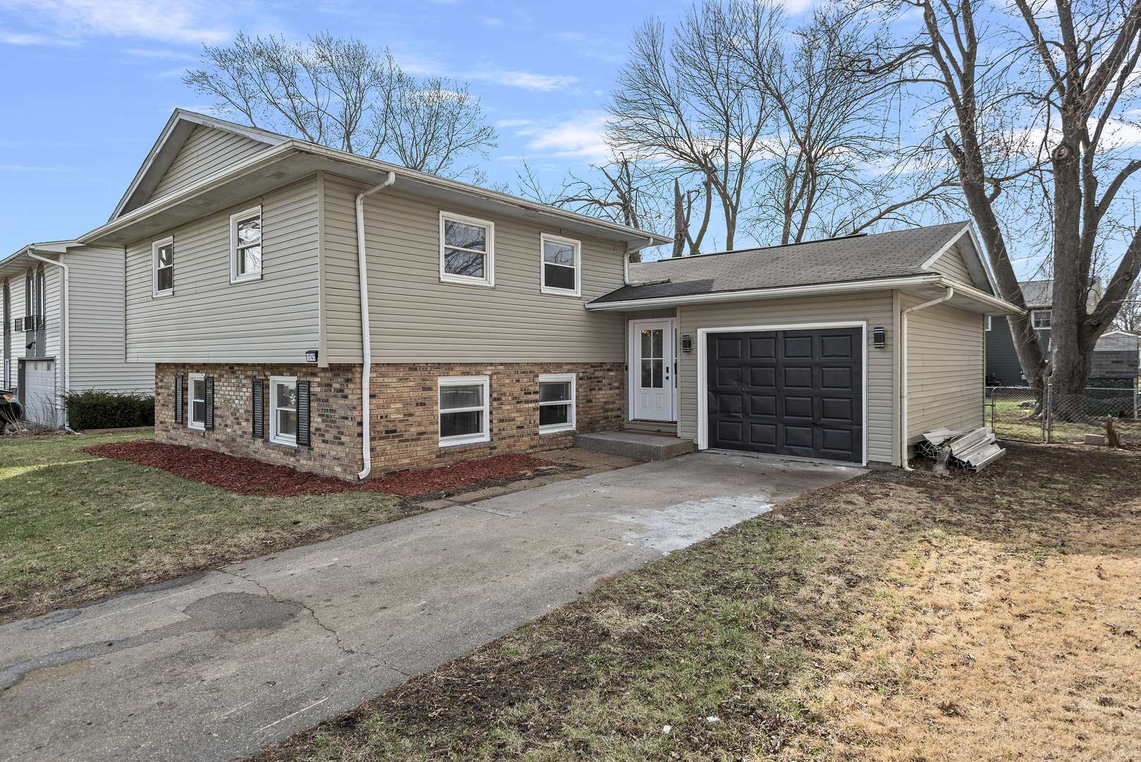 1747 E Barrington AVE, Decatur, IL 62526