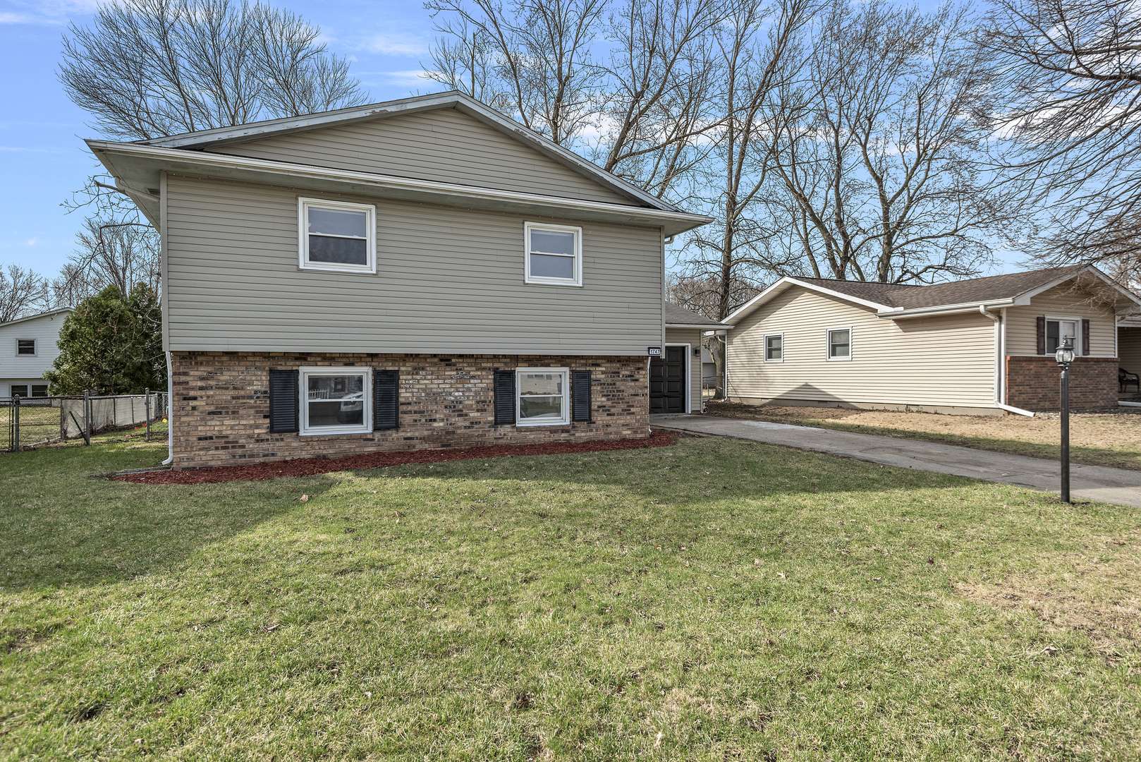 1747 E Barrington AVE, Decatur, IL 62526
