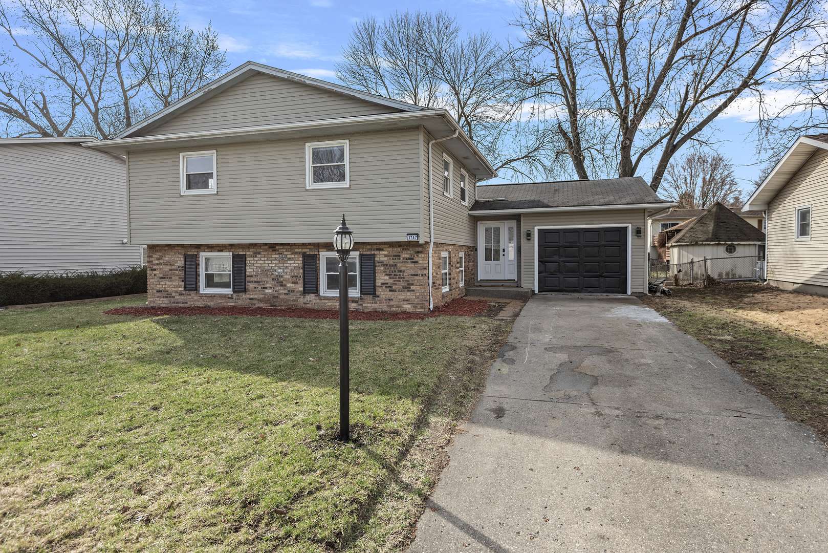 1747 E Barrington AVE, Decatur, IL 62526
