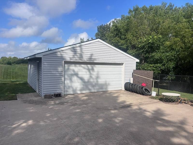 14458 115th AVE, Davenport, IA 52804