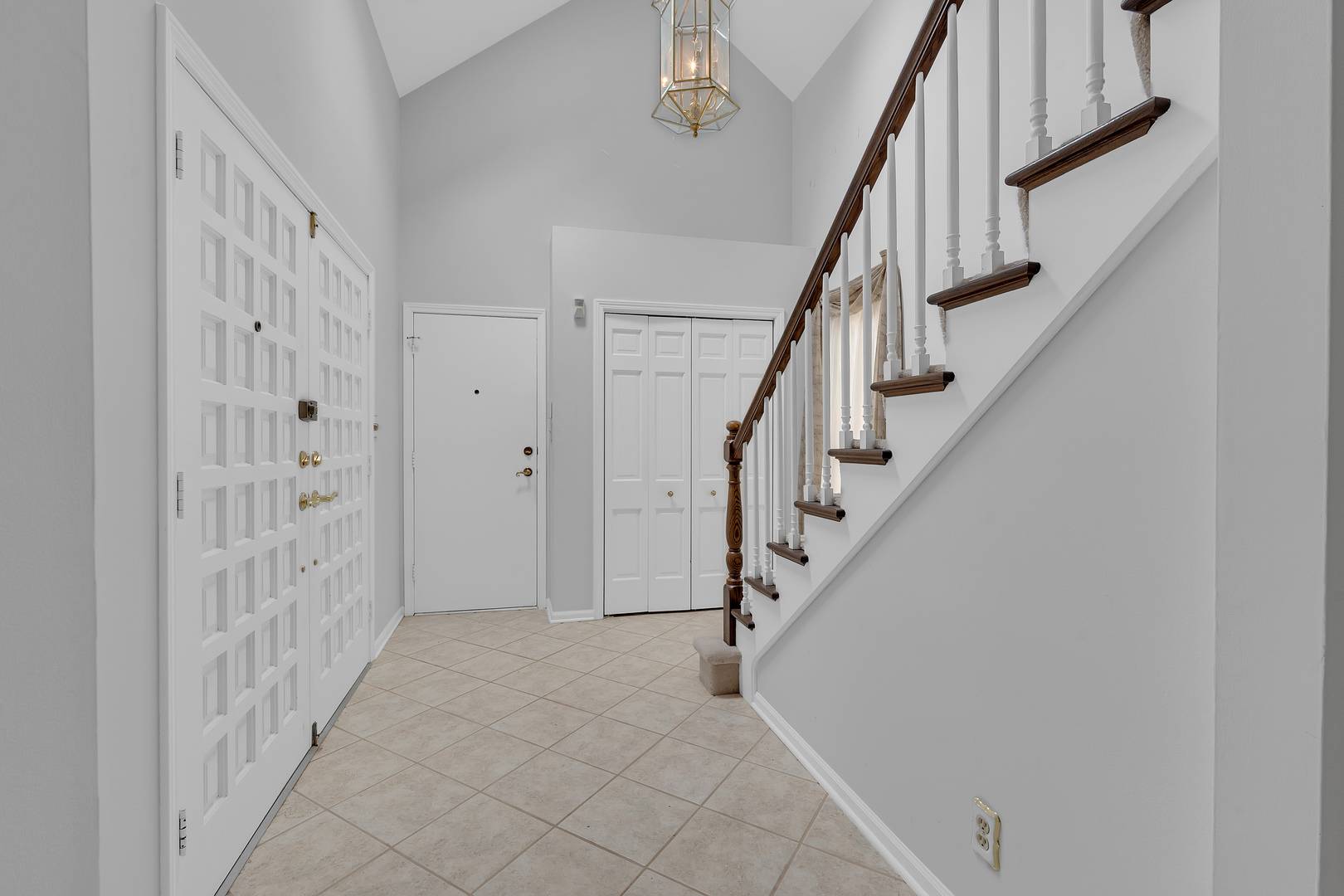 1136 Chateaugay AVE, Naperville, IL 60540
