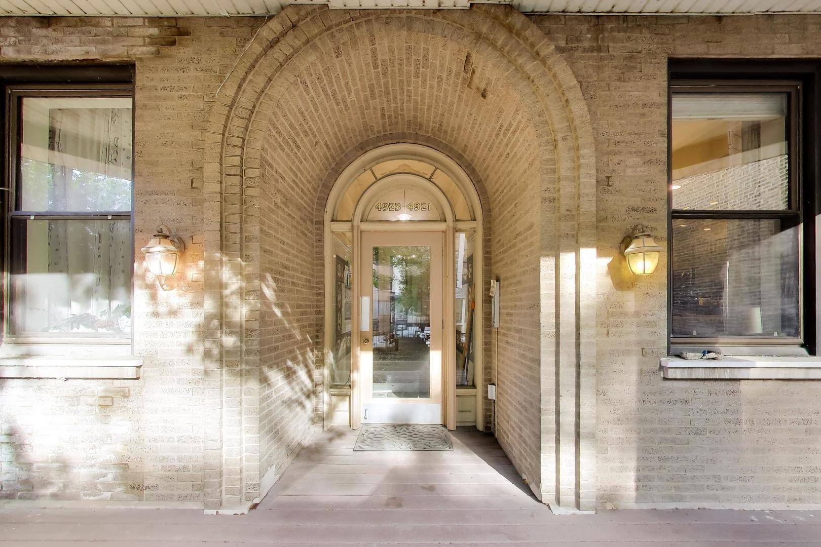 4921 N Kenmore AVE #1, Chicago, IL 60640