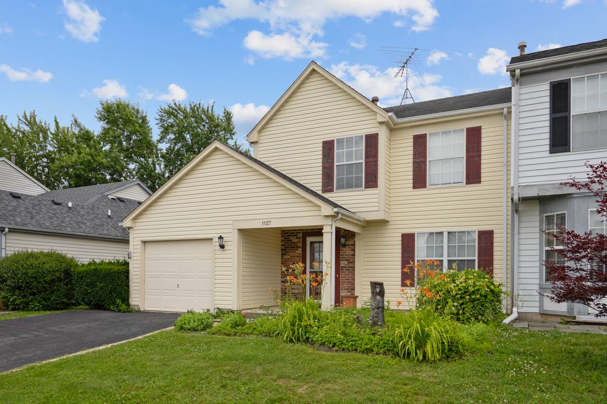 1127 Ashbrook DR, Mundelein, IL 60060