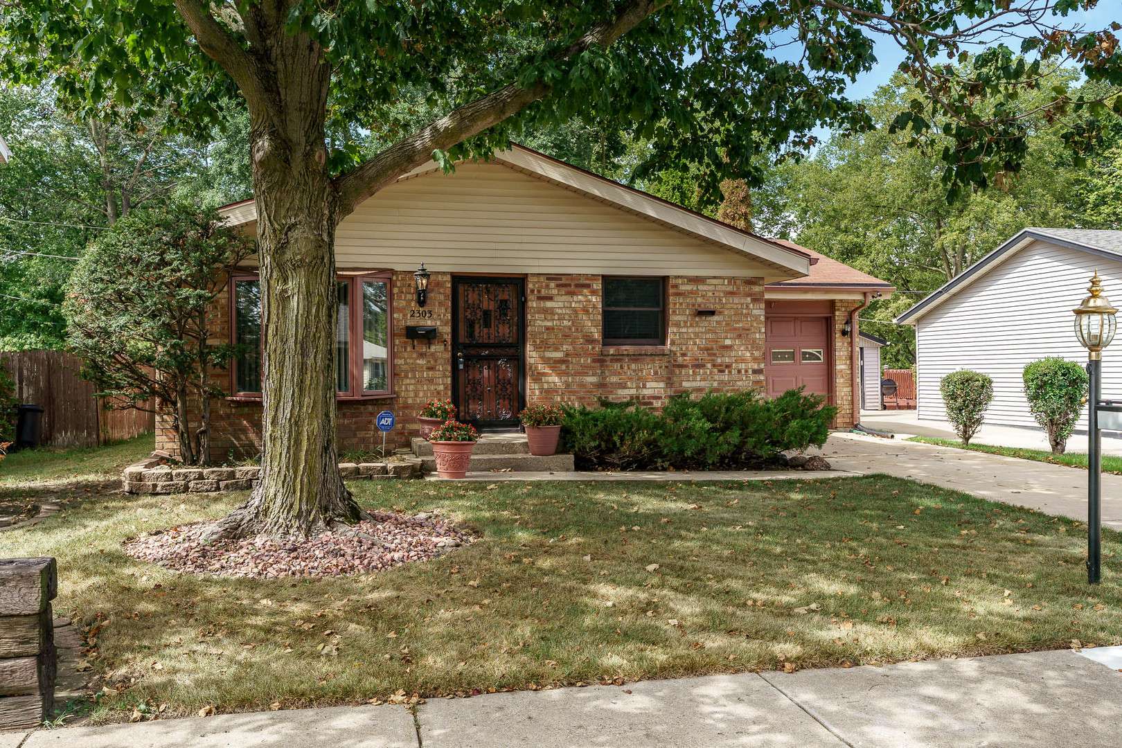 2303 Lucille ST, Rockford, IL 61104