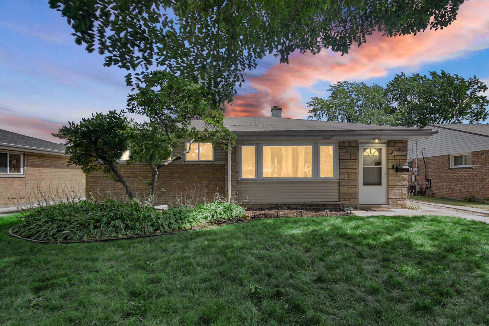 17233 Walter ST, Lansing, IL 60438