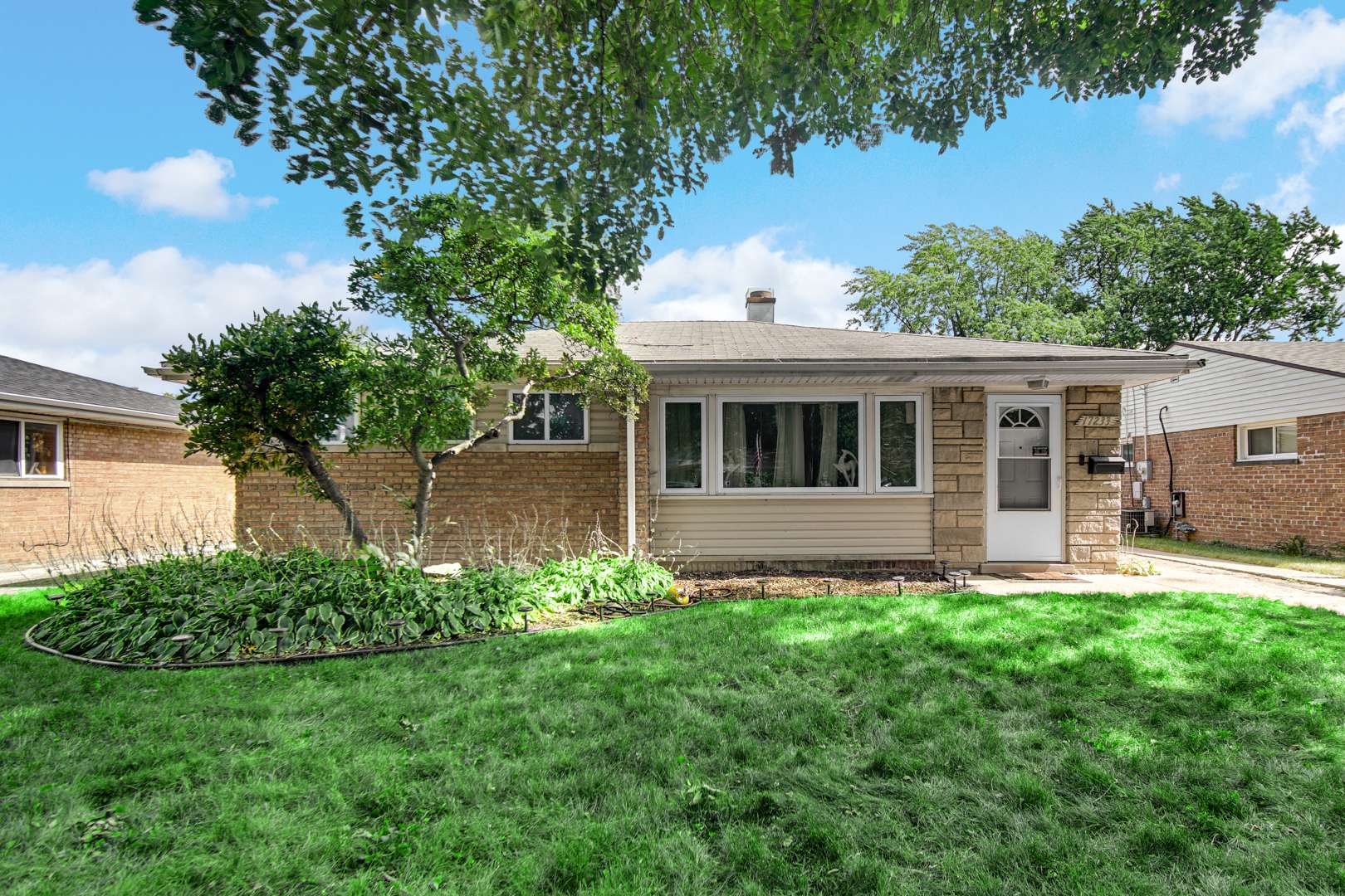 17233 Walter ST, Lansing, IL 60438