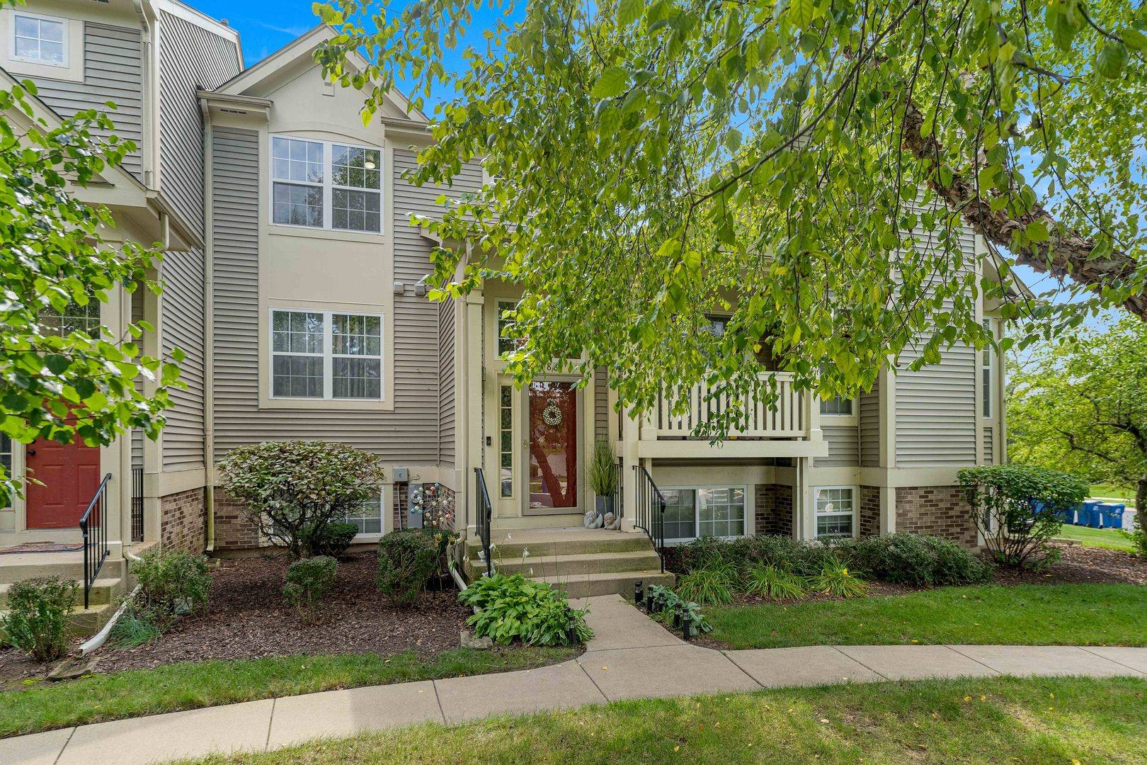 2881 N Augusta DR, Wadsworth, IL 60083
