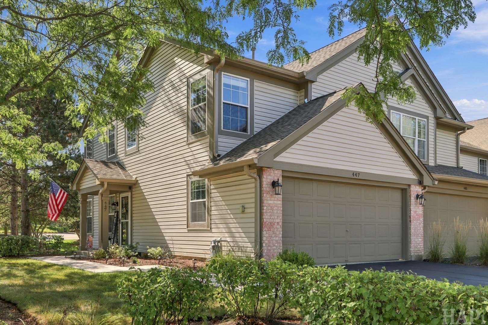 447 Ashwood CT, Lindenhurst, IL 60046