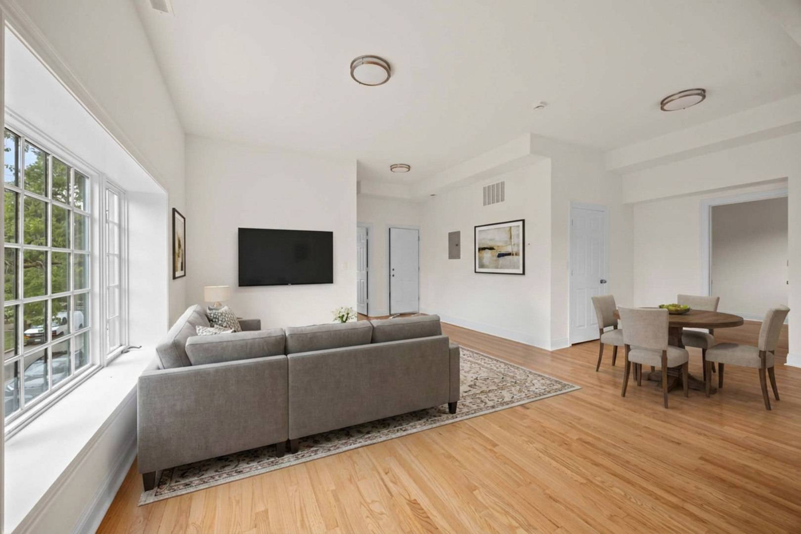 3107 N Harding AVE #1E, Chicago, IL 60618