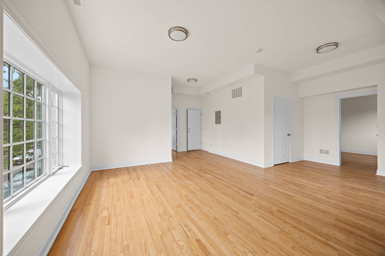 3107 N Harding AVE #1E, Chicago, IL 60618