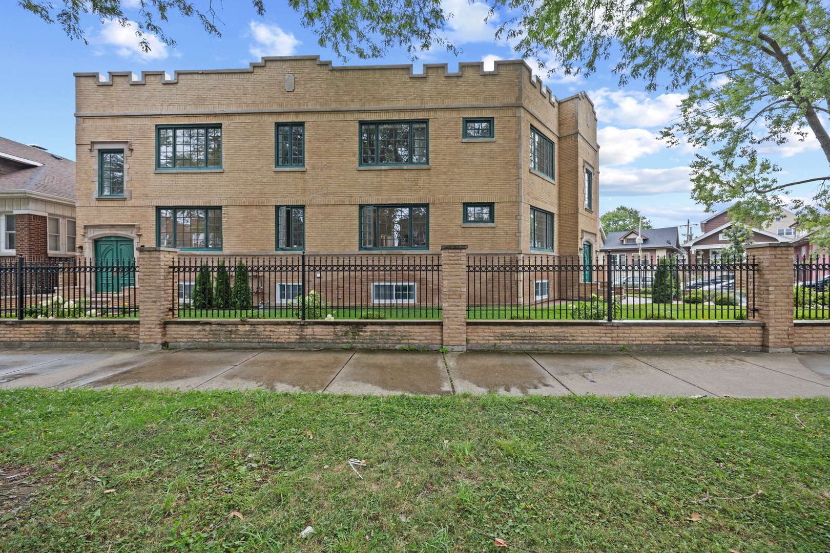 3107 N Harding AVE #1E, Chicago, IL 60618