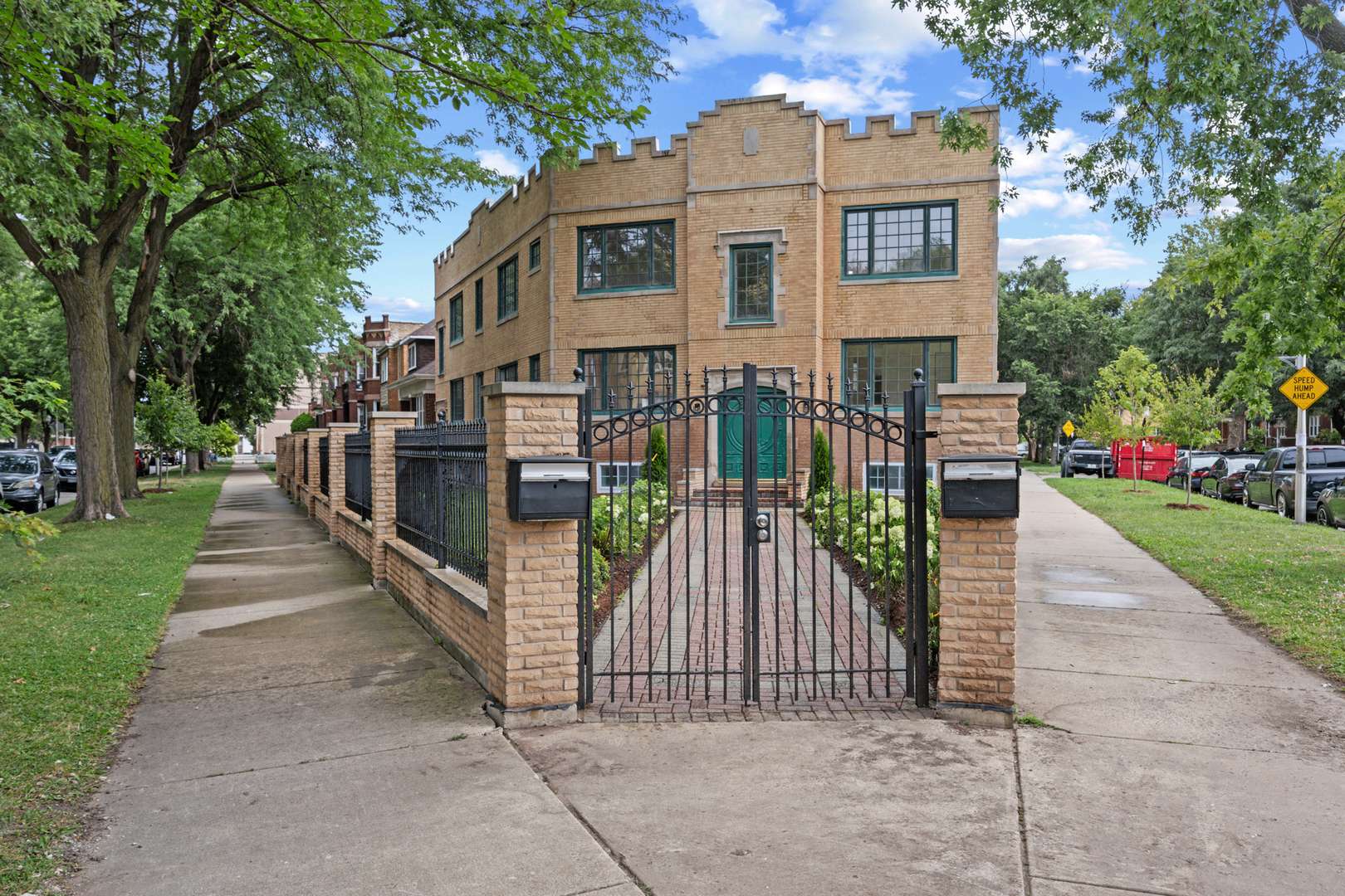 3107 N Harding AVE #1E, Chicago, IL 60618