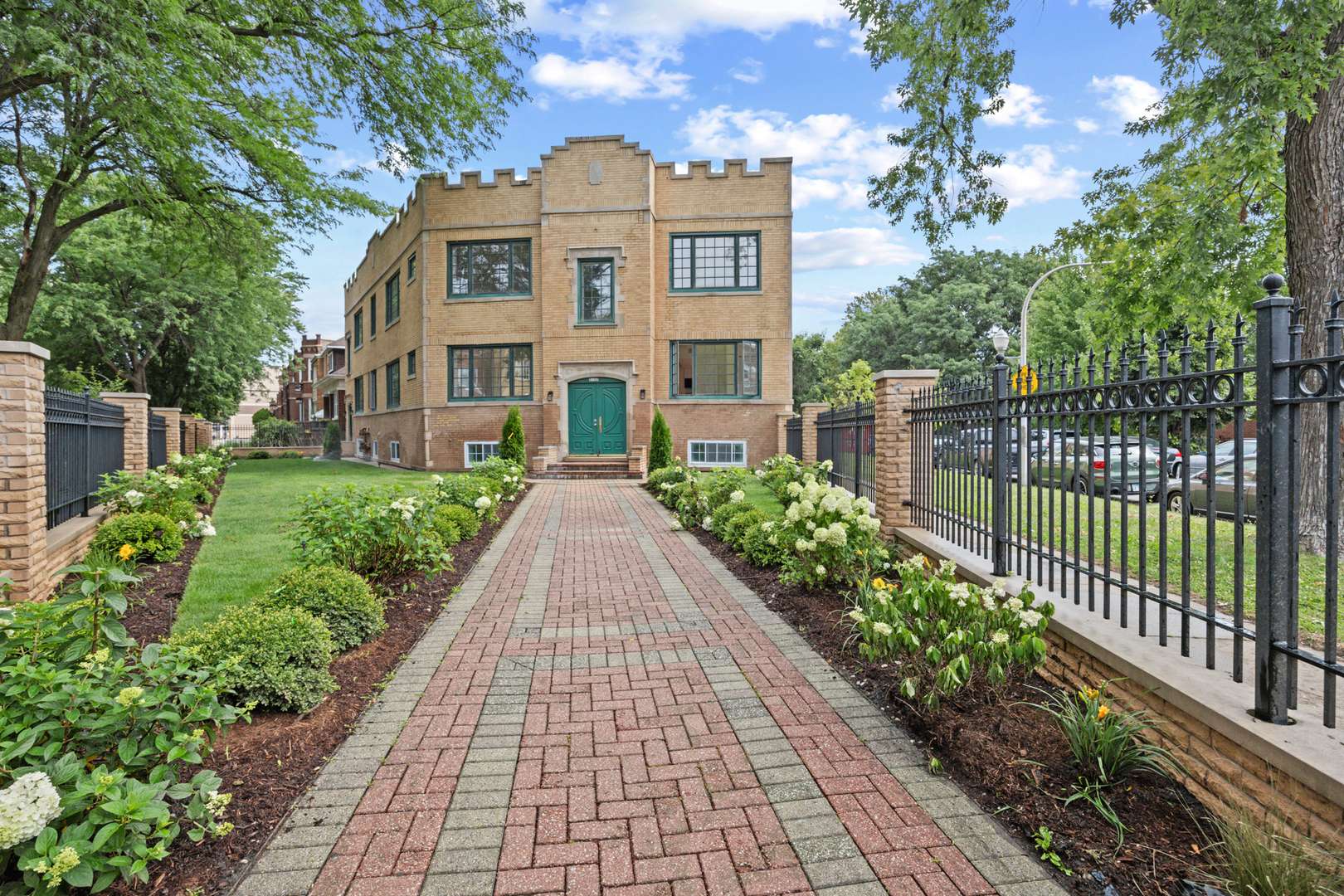3107 N Harding AVE #1E, Chicago, IL 60618