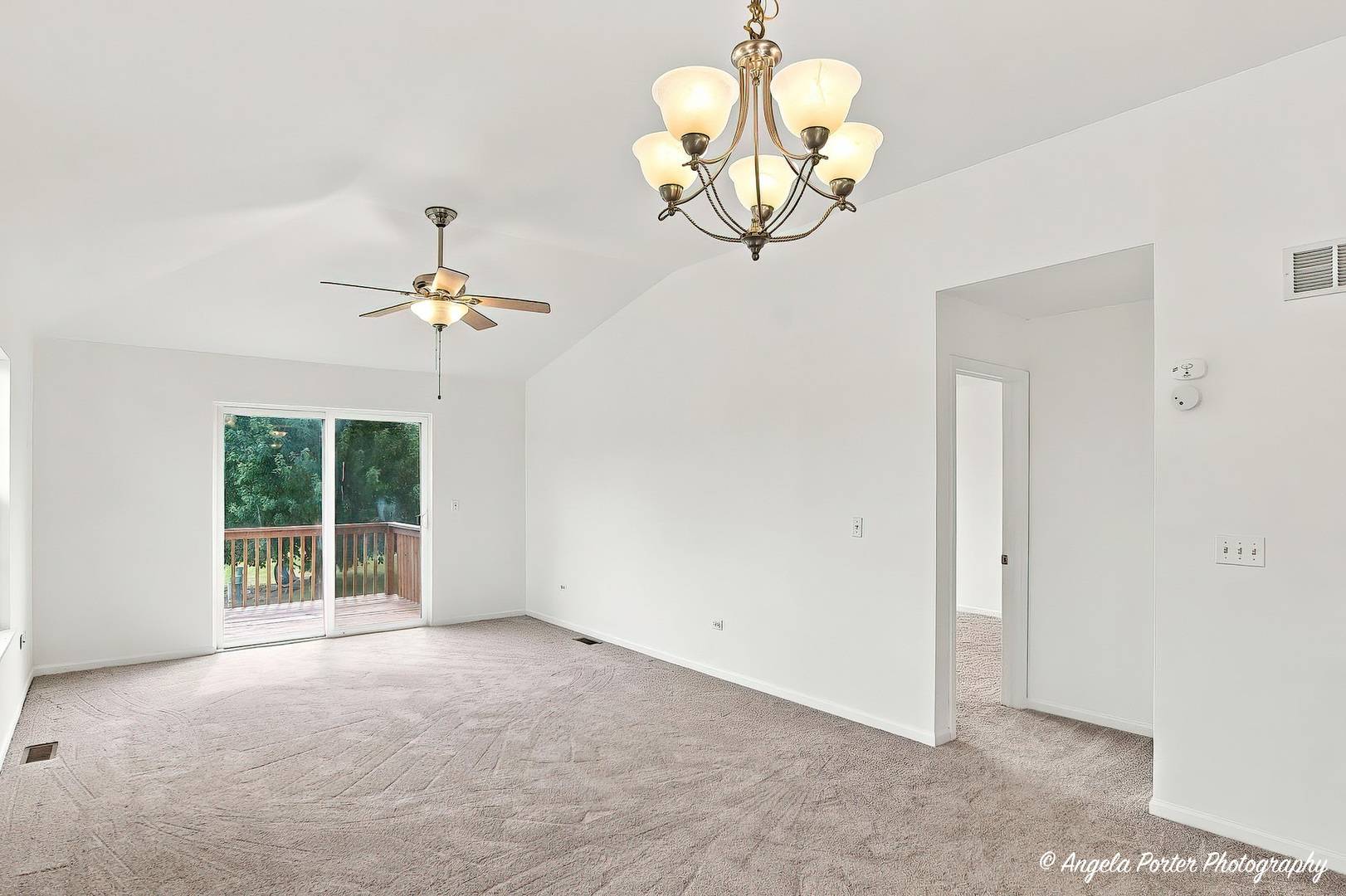 512 Legend LN #512, Mchenry, IL 60050