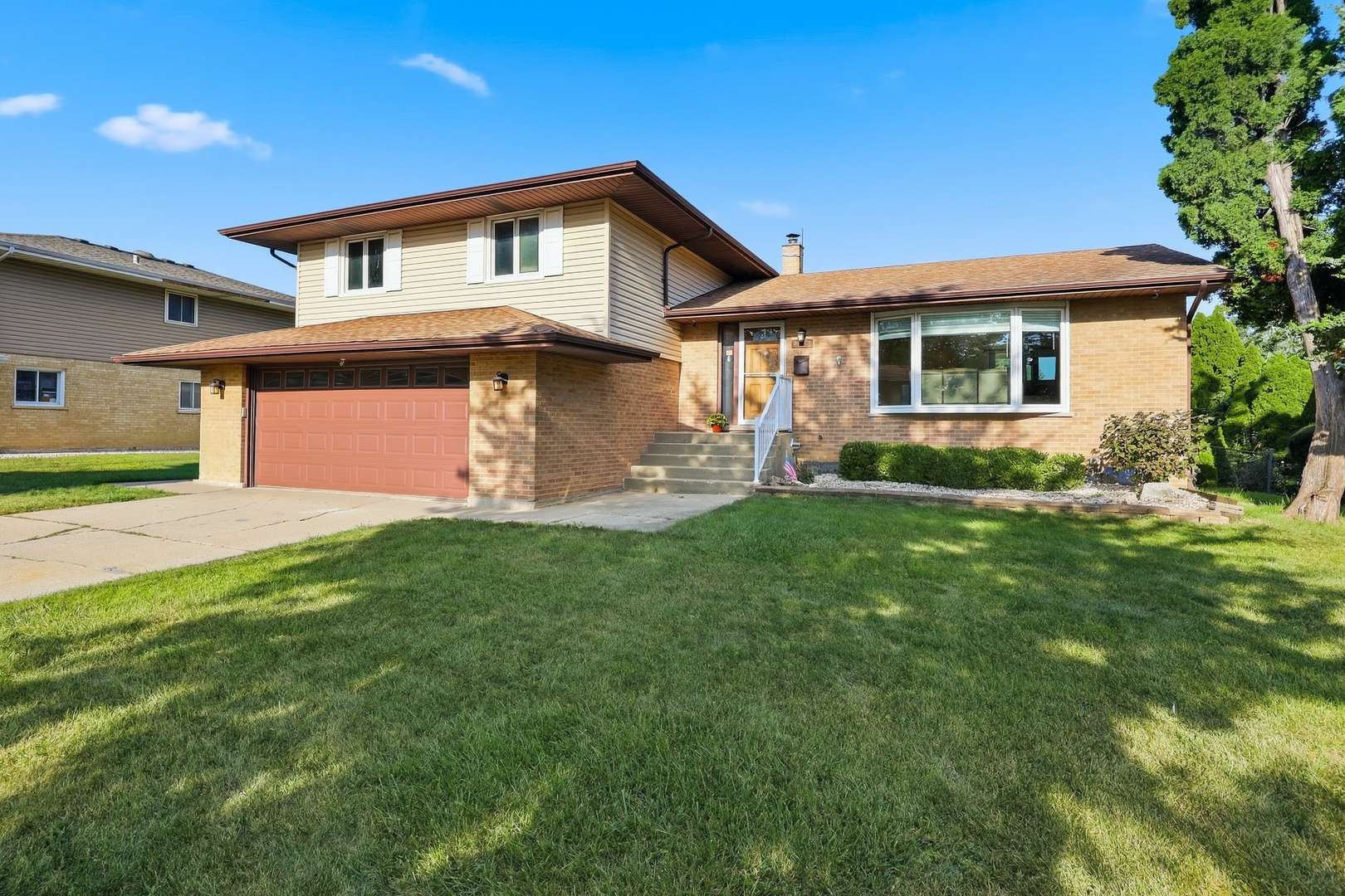 4602 Magnolia DR, Rolling Meadows, IL 60008
