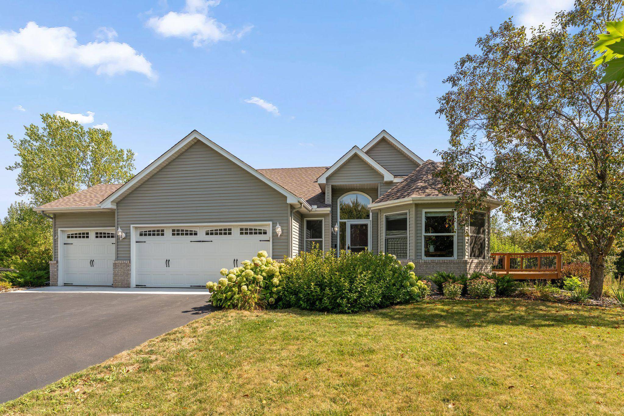 6608 Tele LN, Lino Lakes, MN 55038