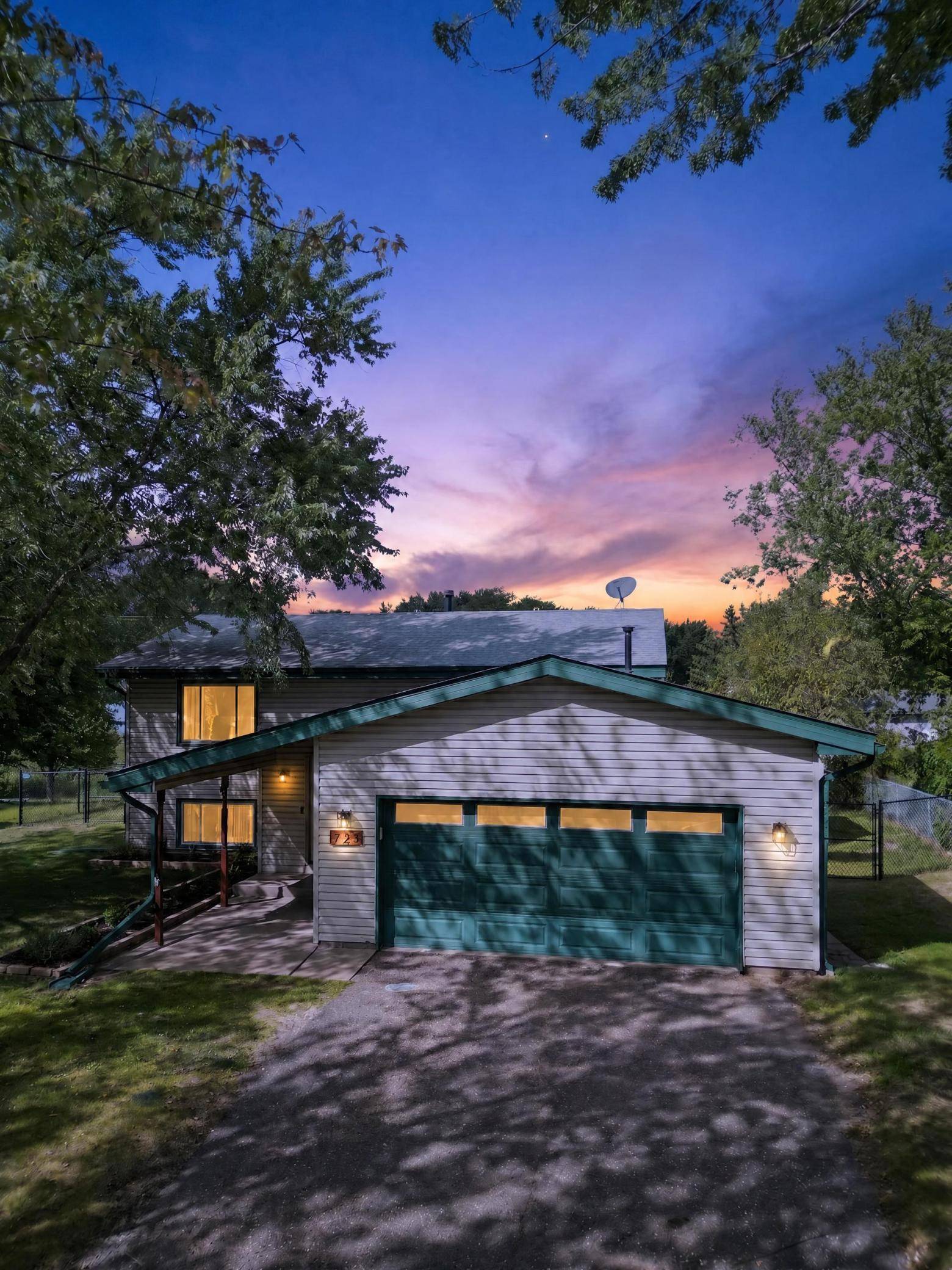 771 127th AVE NE, Blaine, MN 55434