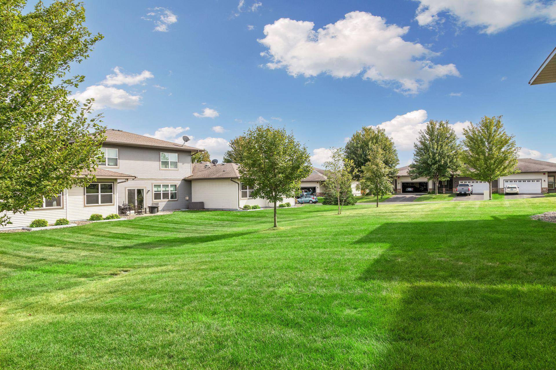 1226 Vernon DR, Carver, MN 55315