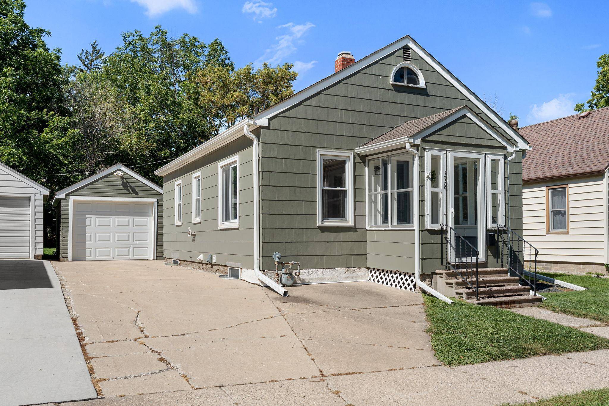338 Highland AVE, Owatonna, MN 55060