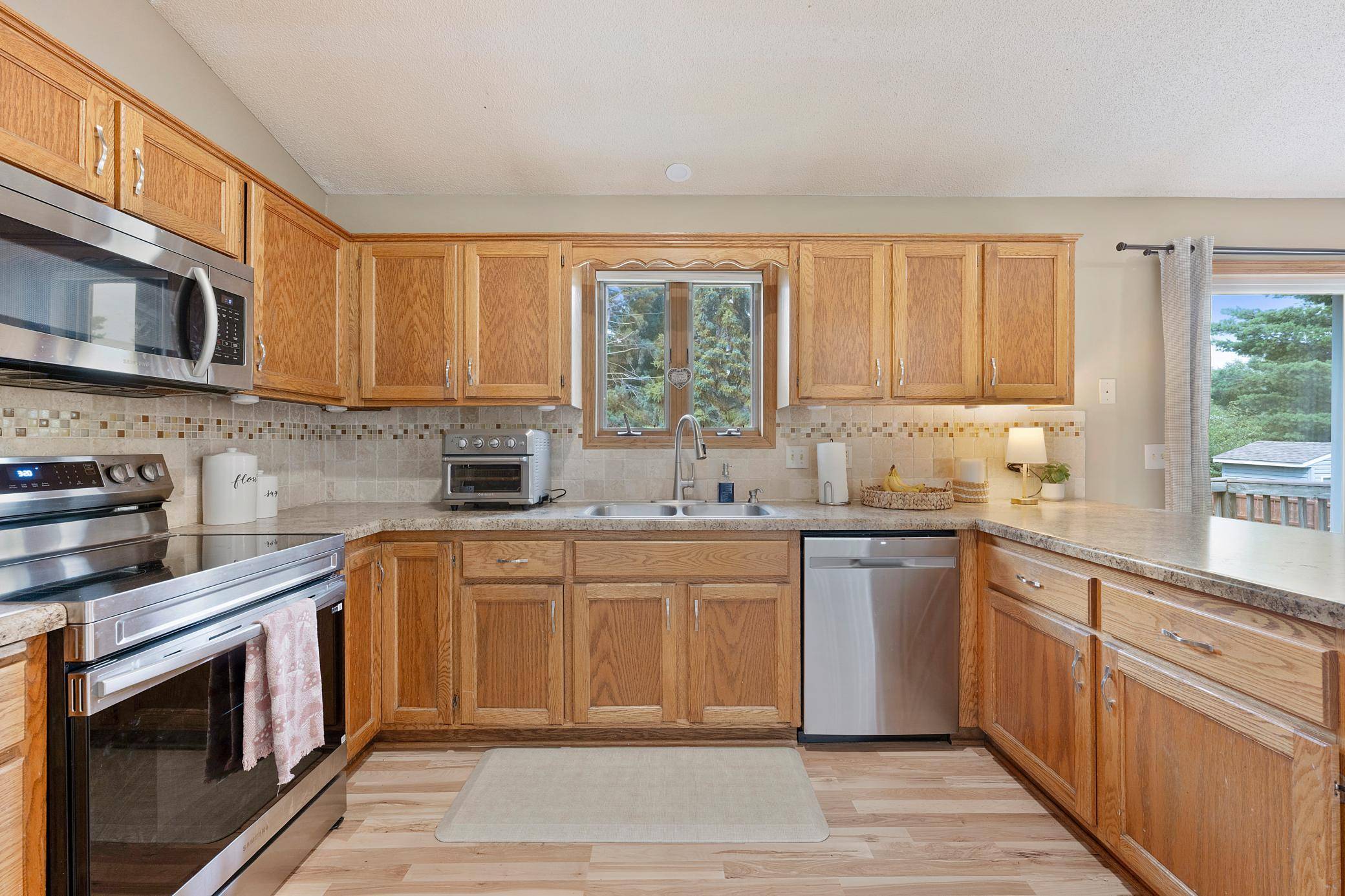 1981 132nd LN NE, Blaine, MN 55449
