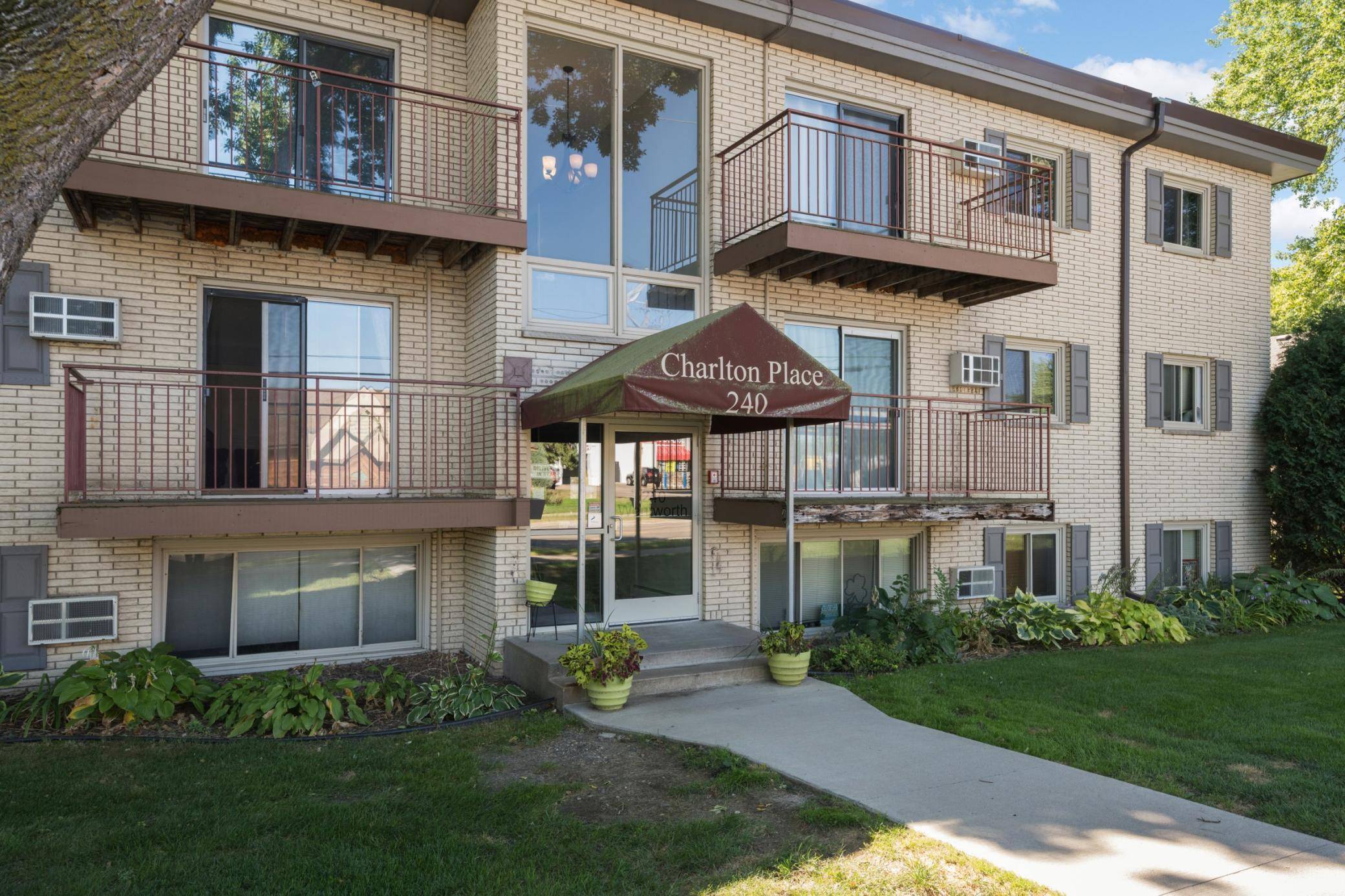 240 Wentworth AVE W #302, West Saint Paul, MN 55118