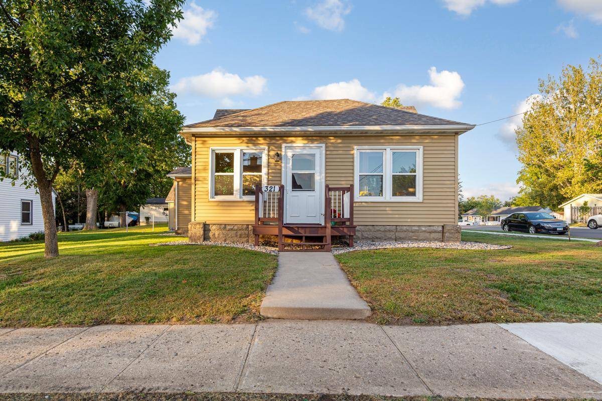 321 Oak ST, Le Sueur, MN 56058