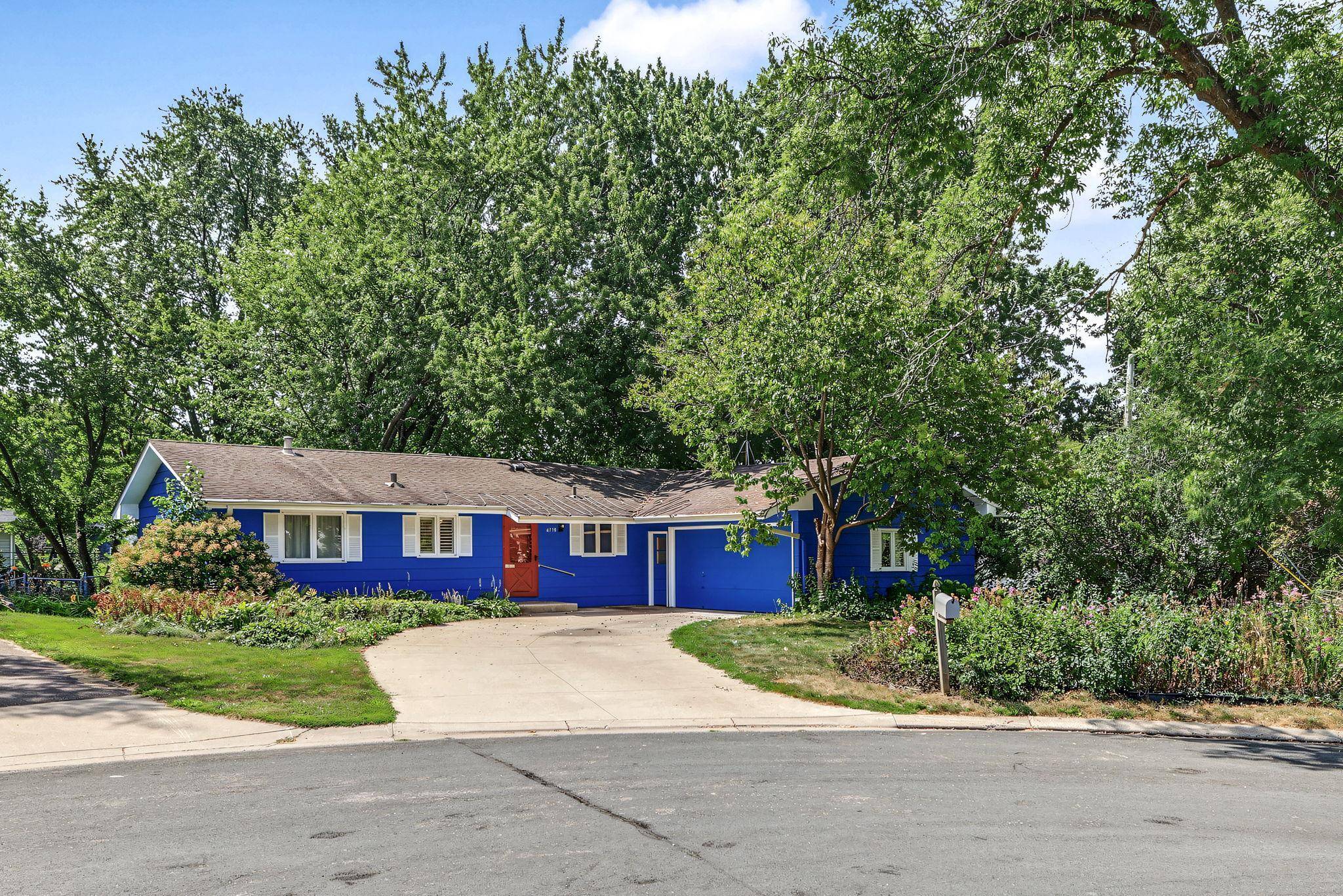 4738 Decatur PL N, New Hope, MN 55428