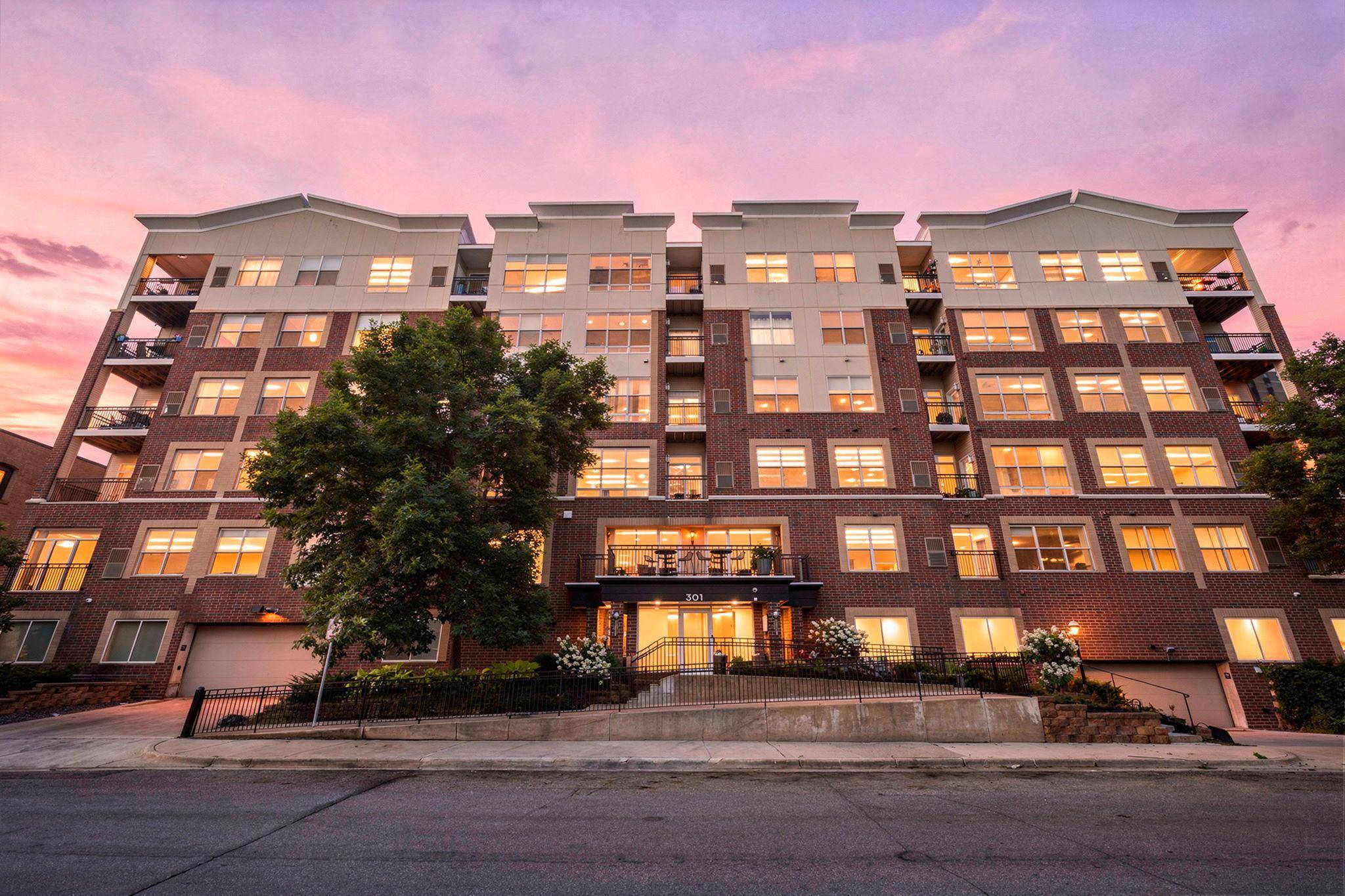 301 Oak Grove ST #308, Minneapolis, MN 55403