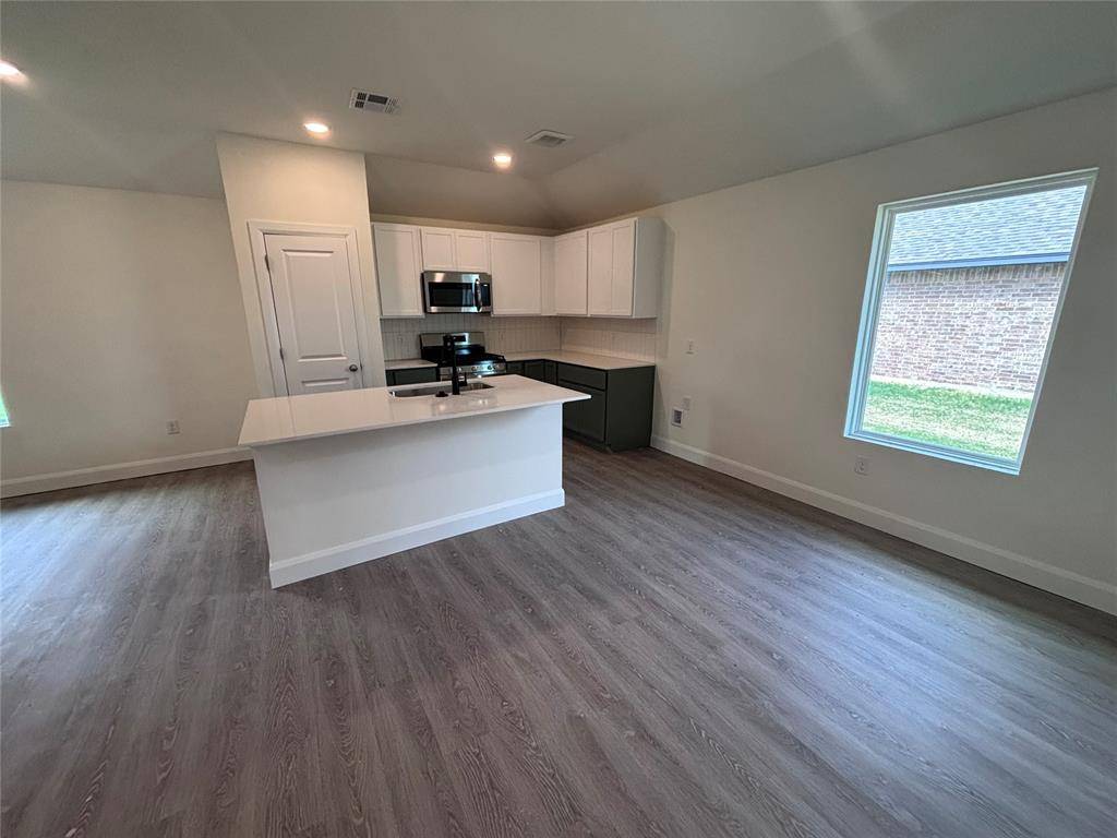 2011 Brush Creek WAY, Newcastle, OK 73065