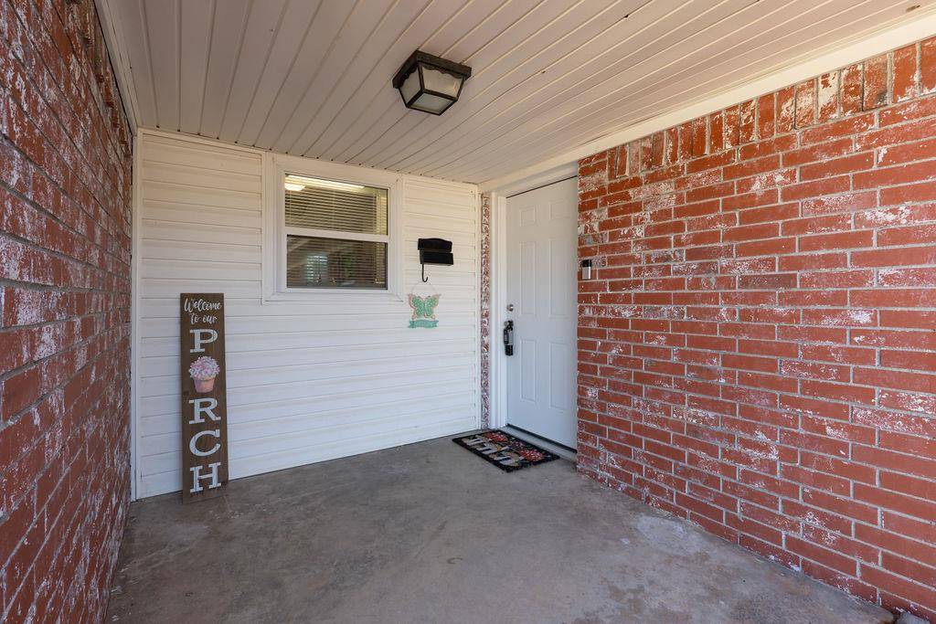 14 Arapaho DR, Shawnee, OK 74801