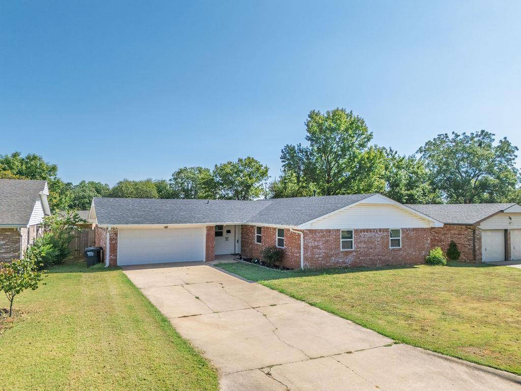 14 Arapaho DR, Shawnee, OK 74801