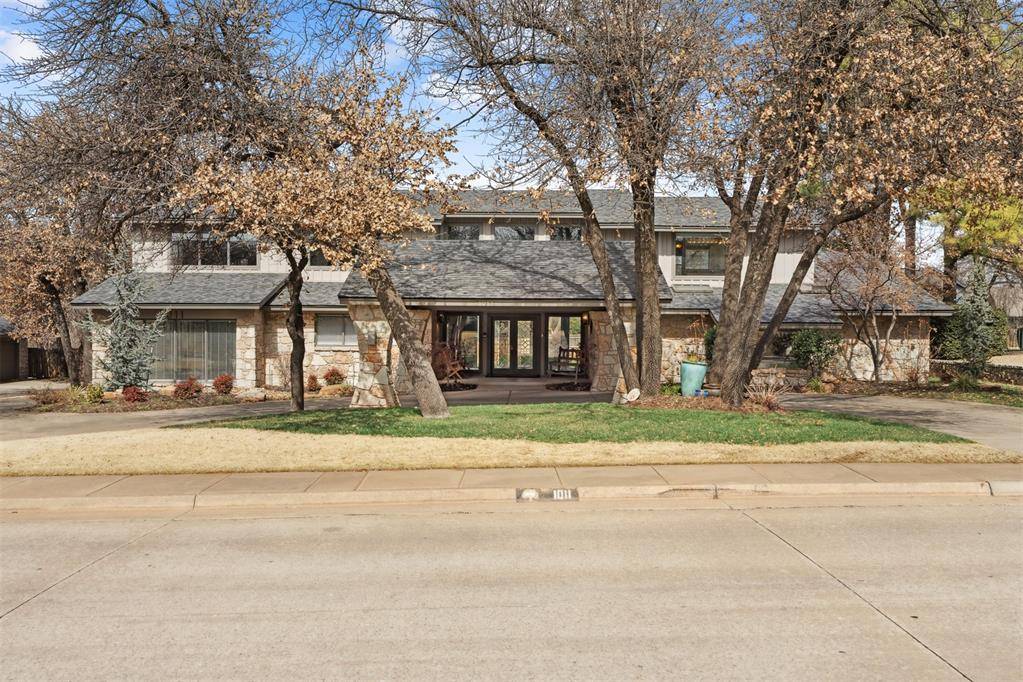 1011 Saint Andrews DR, Edmond, OK 73025