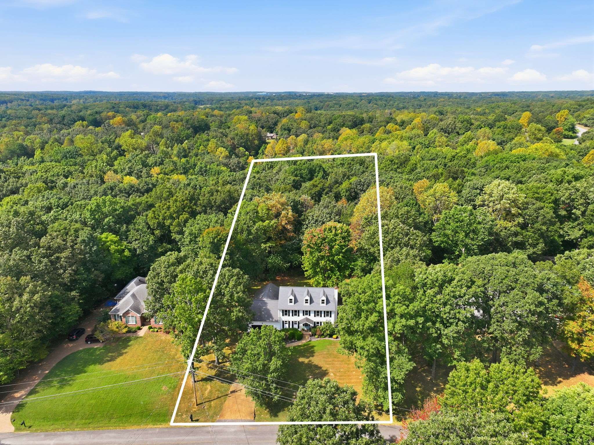 555 Beech Grove Way, Burns, TN 37029