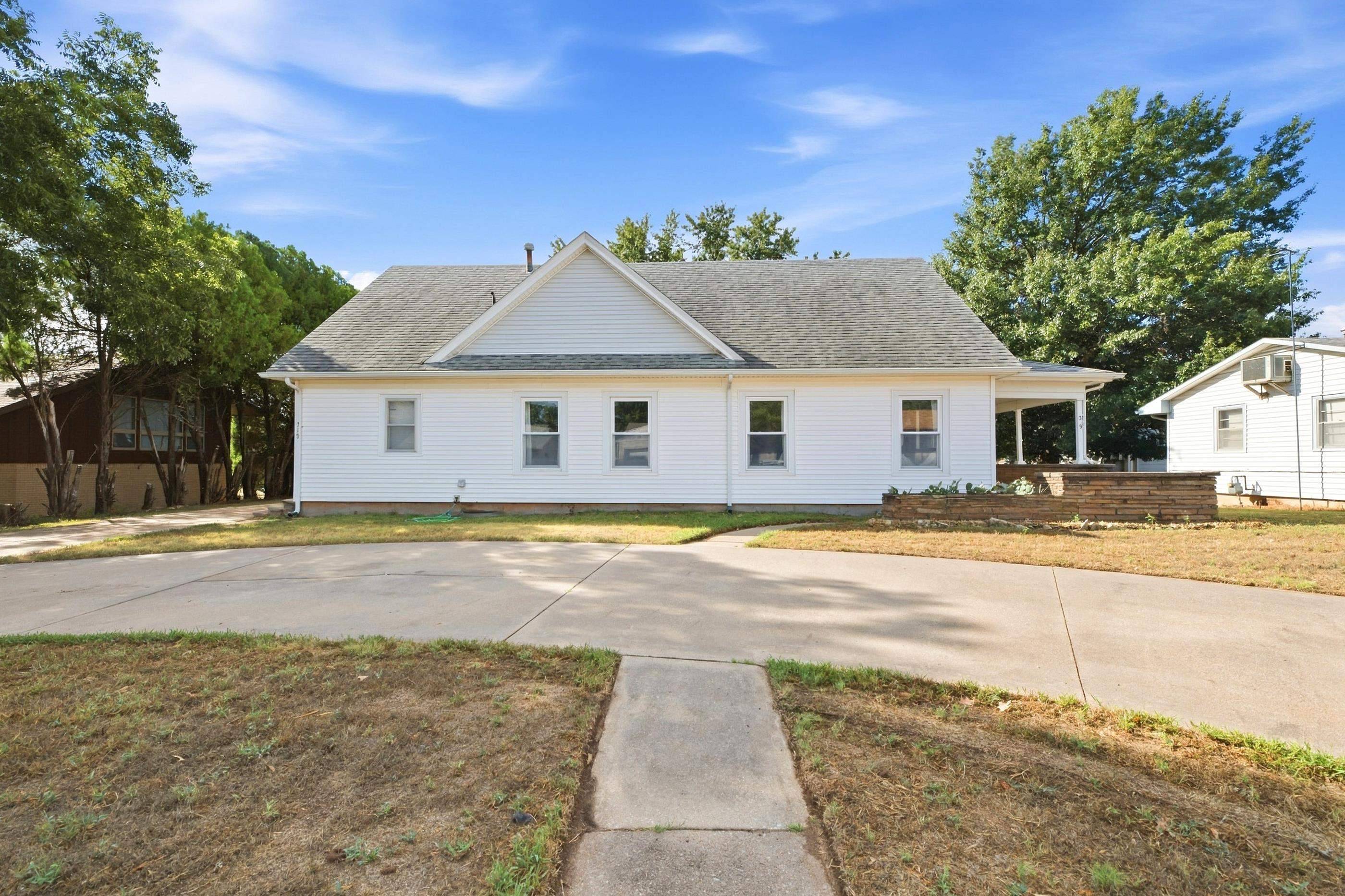319 E Copeland, Kingman, KS 67068