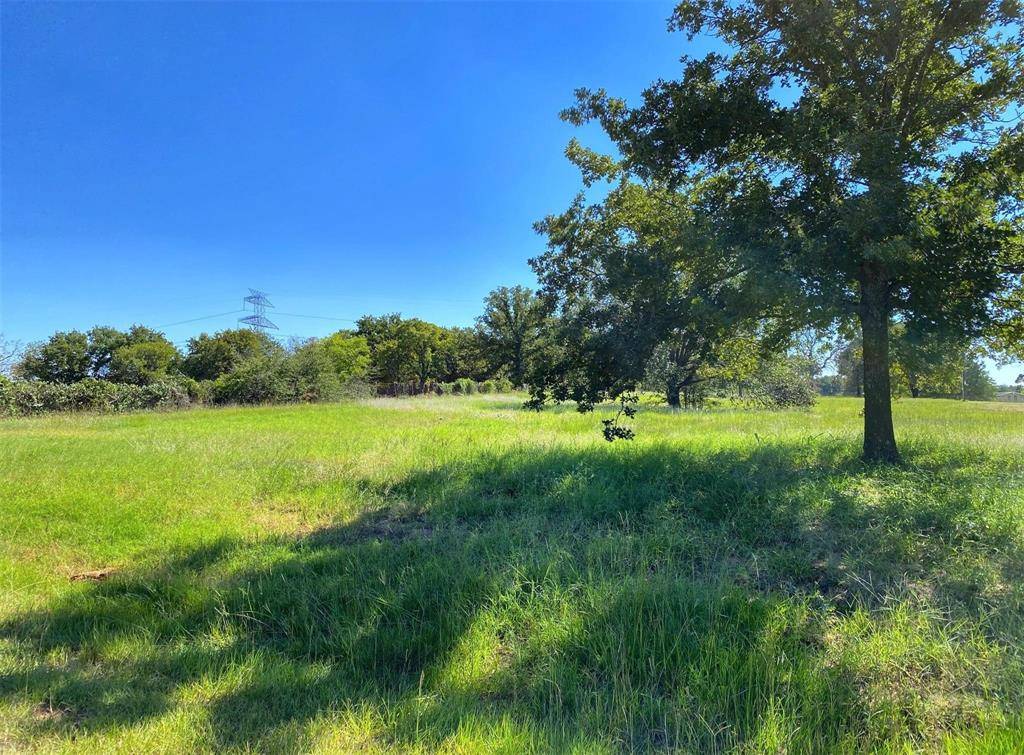 4032 Highland Oaks Lane, Cleburne, TX 76031
