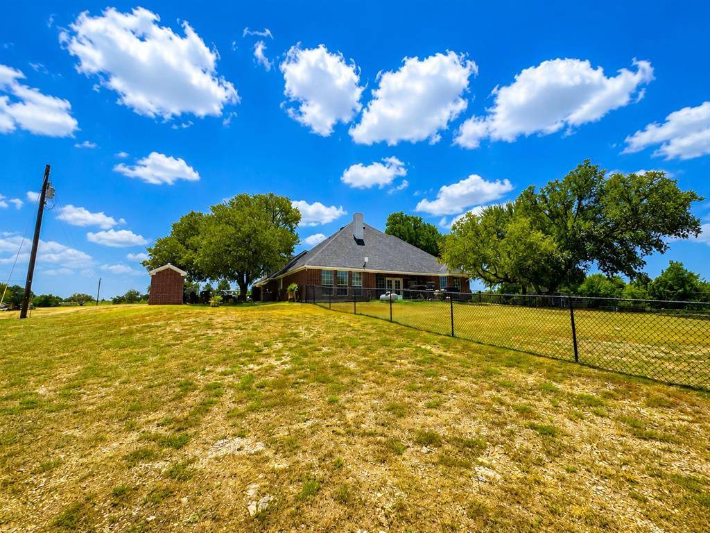 148 County Road 2627, Decatur, TX 76234