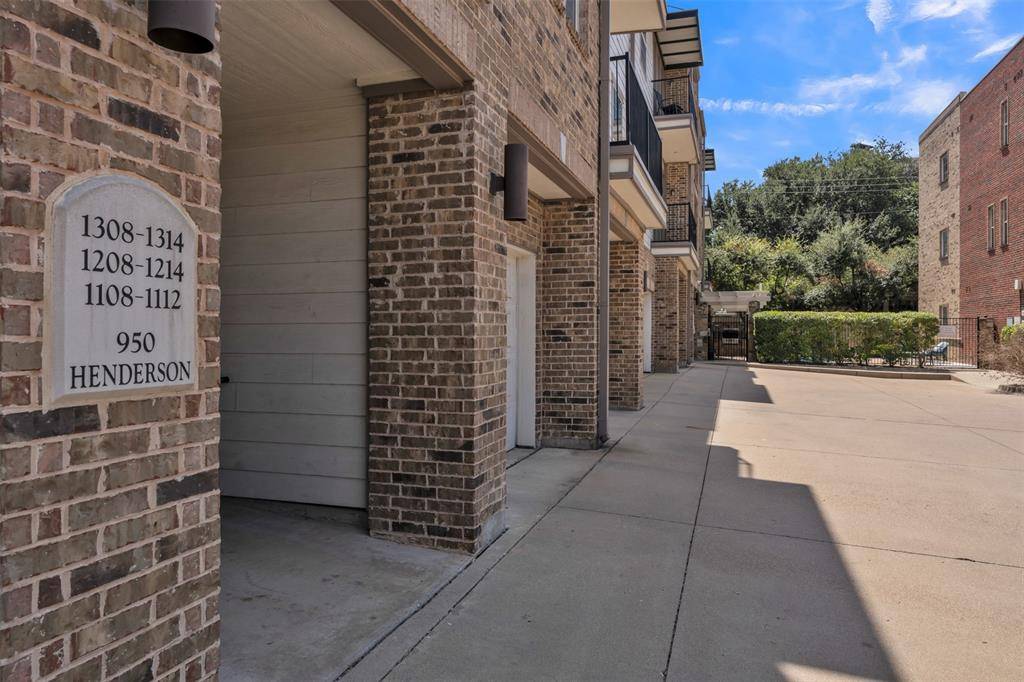 950 Henderson Street #1214, Fort Worth, TX 76102