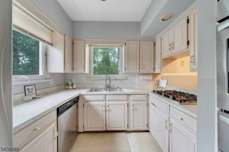 52 Passaic Avenue, Livingston Twp., NJ 07039