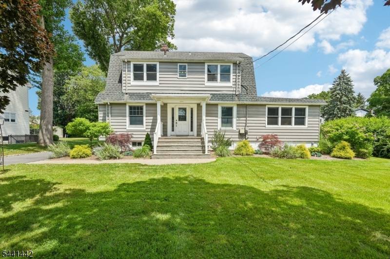 377 Hollywood Ave, Fairfield Twp., NJ 07004