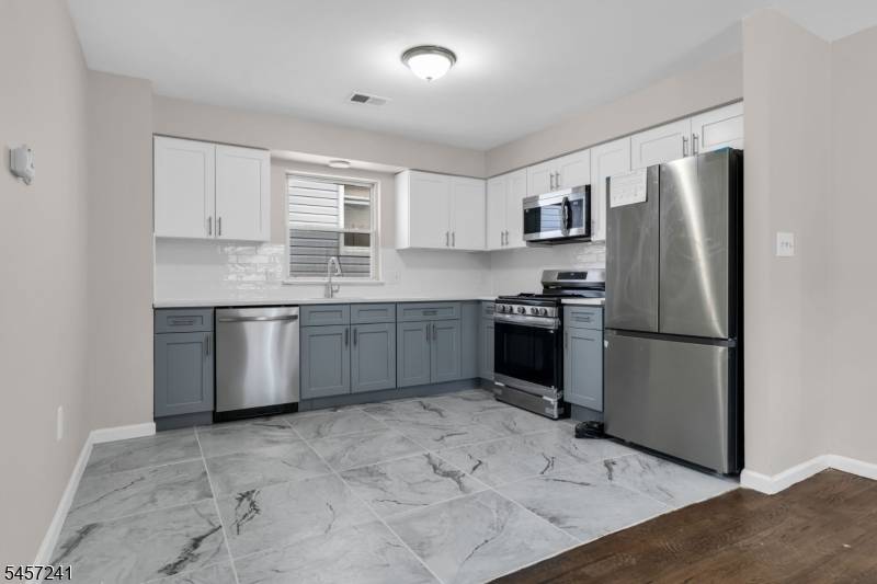 232 4Th St, Newark City, NJ 07107