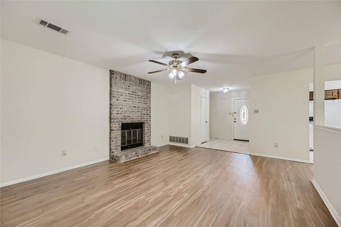 9111 Marsh DR, Austin, TX 78748