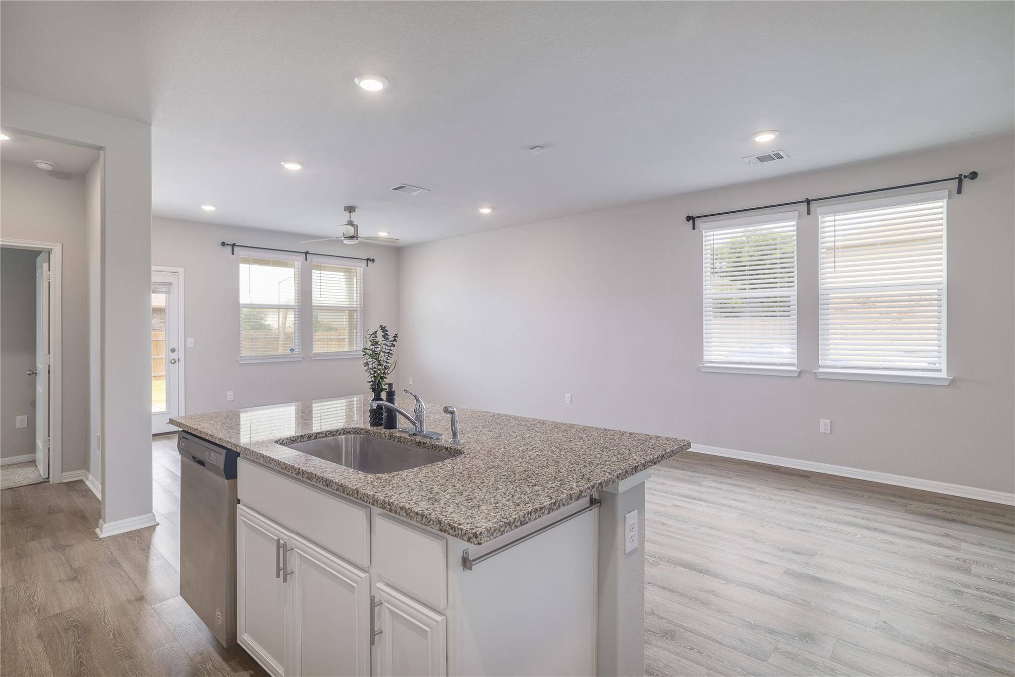 445 Shiner LN, Georgetown, TX 78626